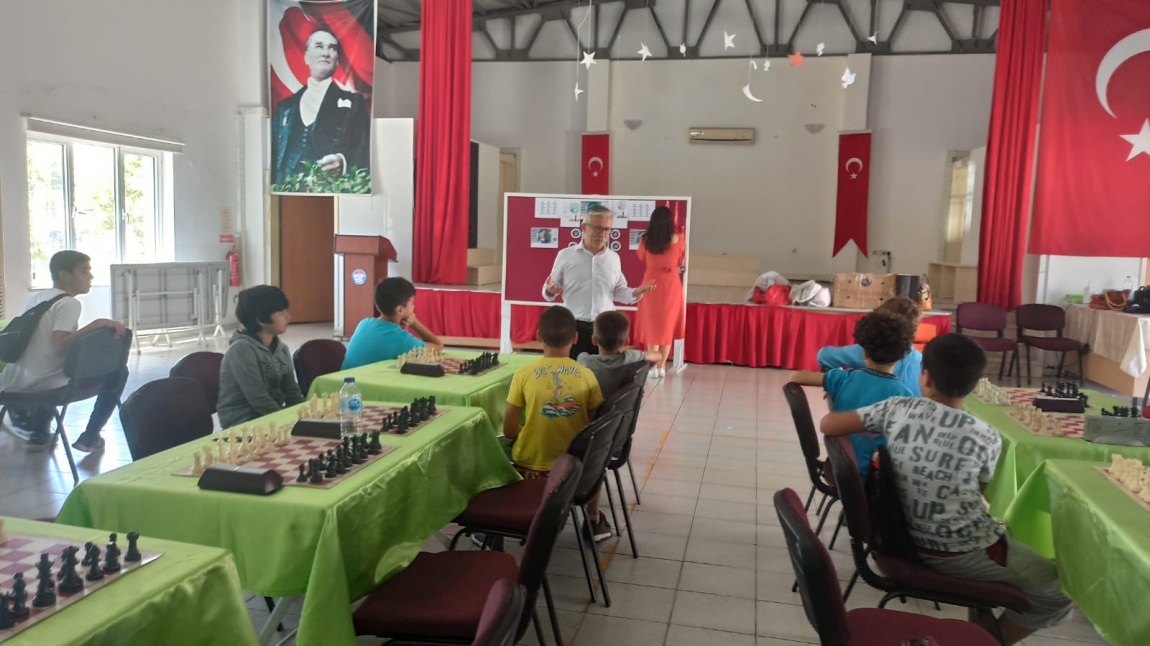 Mavi Yeşil Okul Projesi Kapsamında Yapılan Satranç Turnuvasında İlçe İkincisiyiz