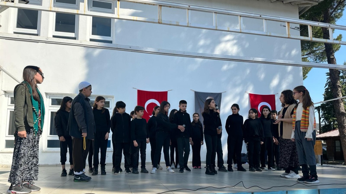 Okulumuzda, 18 Mart Çanakkale Zaferi ve Şehitleri Anma Günü Töreni Gerçekleştirdik
